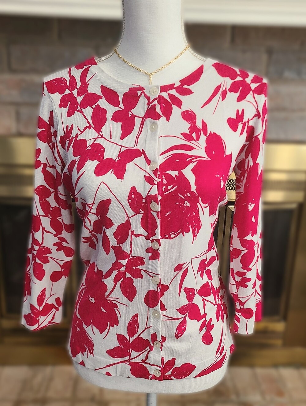 Roz & Ali pink/white floral button-down 3/4-length sleeves, scoop neck cardigan